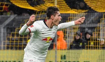 Patrik Schick festeggia un gol segnato al Borussia