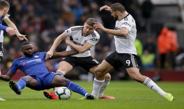 Mitrovic contende la disponibilità della sfera ad Antonio Rüdiger!