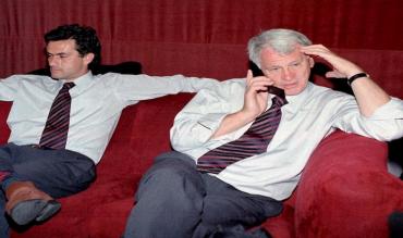 Un giovane Josè Mourinho, accanto a Bobby Robson!