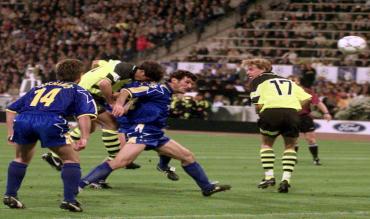 Karl-Heinz Riedle in gol di testa nella finale di Champions contro la Juventus!