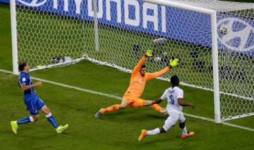 Daniel Sturridge pareggia i conti a Manaus!