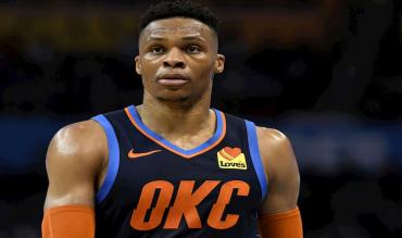 Il logo dello sponsor Loves sulla maglia della guardia Russell Westbrook degli Oklahoma City Thunder