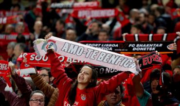 La tifoseria del Benfica allo stadio Da Luz!