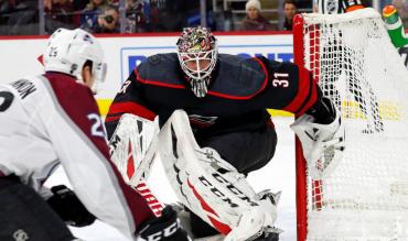 Il portiere svedese Anton Forsberg, dei Carolina Hurricanes 