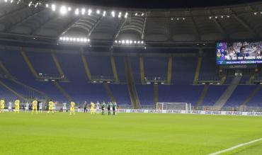 Il minuto di raccoglimento dedicato all'Olimpico a Paolo Rossi!