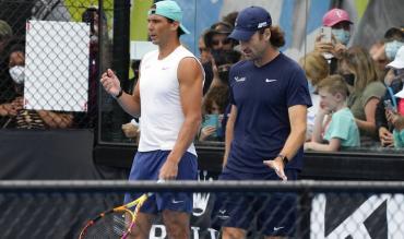 Rafa con il suo coach Carlos Moya