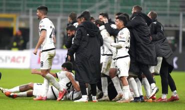 L'esultanza dei giocatori dello Spezia a San Siro!