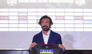 La presentazione di Pirlo in Turchia