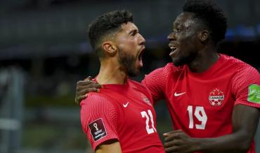 L'esultanza dei calciatori canadesi