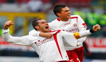 Cristiano Lucarelli, qui con la maglia del Livorno, allenatore della Ternana