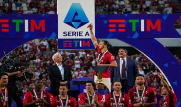 Ibra festeggia lo Scudetto a Reggio Emilia