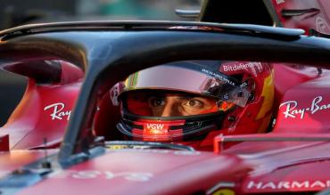 Sainz dentro la Ferrari