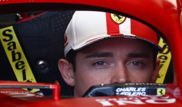 Un bellissimo primo piano di Charles Leclerc