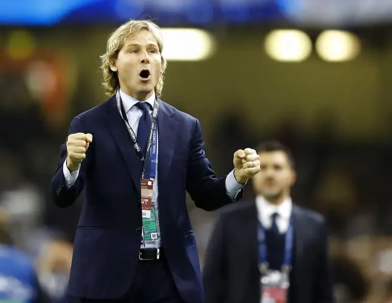 Nedved a bordo campo a Cardiff!