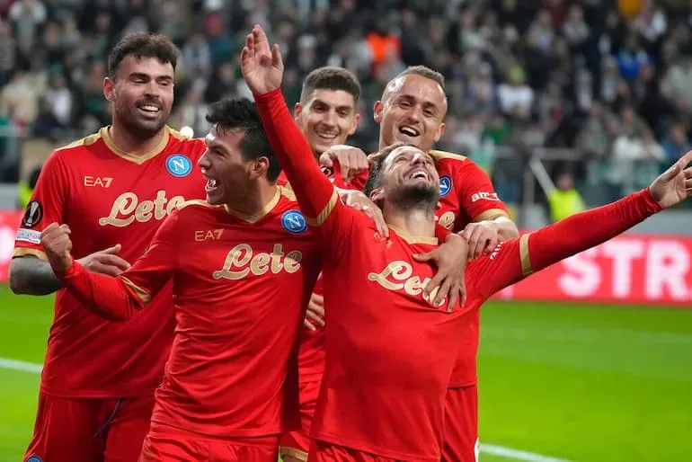 Mertens festeggia a Varsavia il primo gol stagionale!