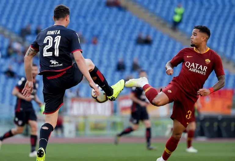 La maglia della Roma in una partita di serie A contro il Cagliari!