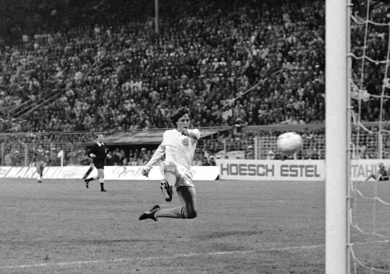 Un'acrobazia di Cruyff!