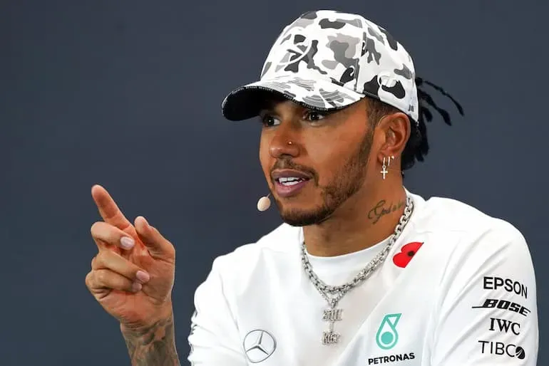 Lewis durante un'intervista!