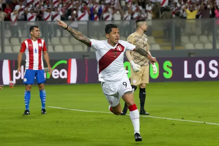 Lapadula con il Perù