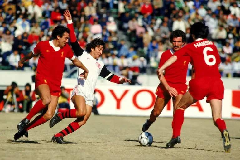 Zico contro il Liverpool!